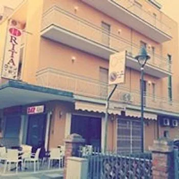 Rita ホテル Gambettola