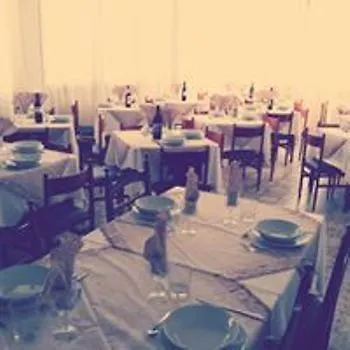 Rita Hotel *