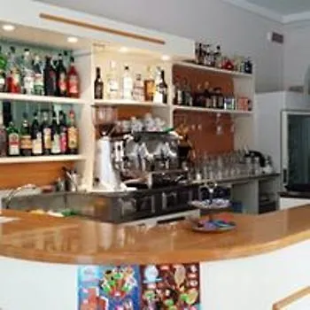 Rita Hotel *
