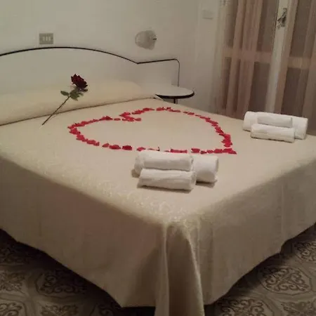 Rita Hotel *